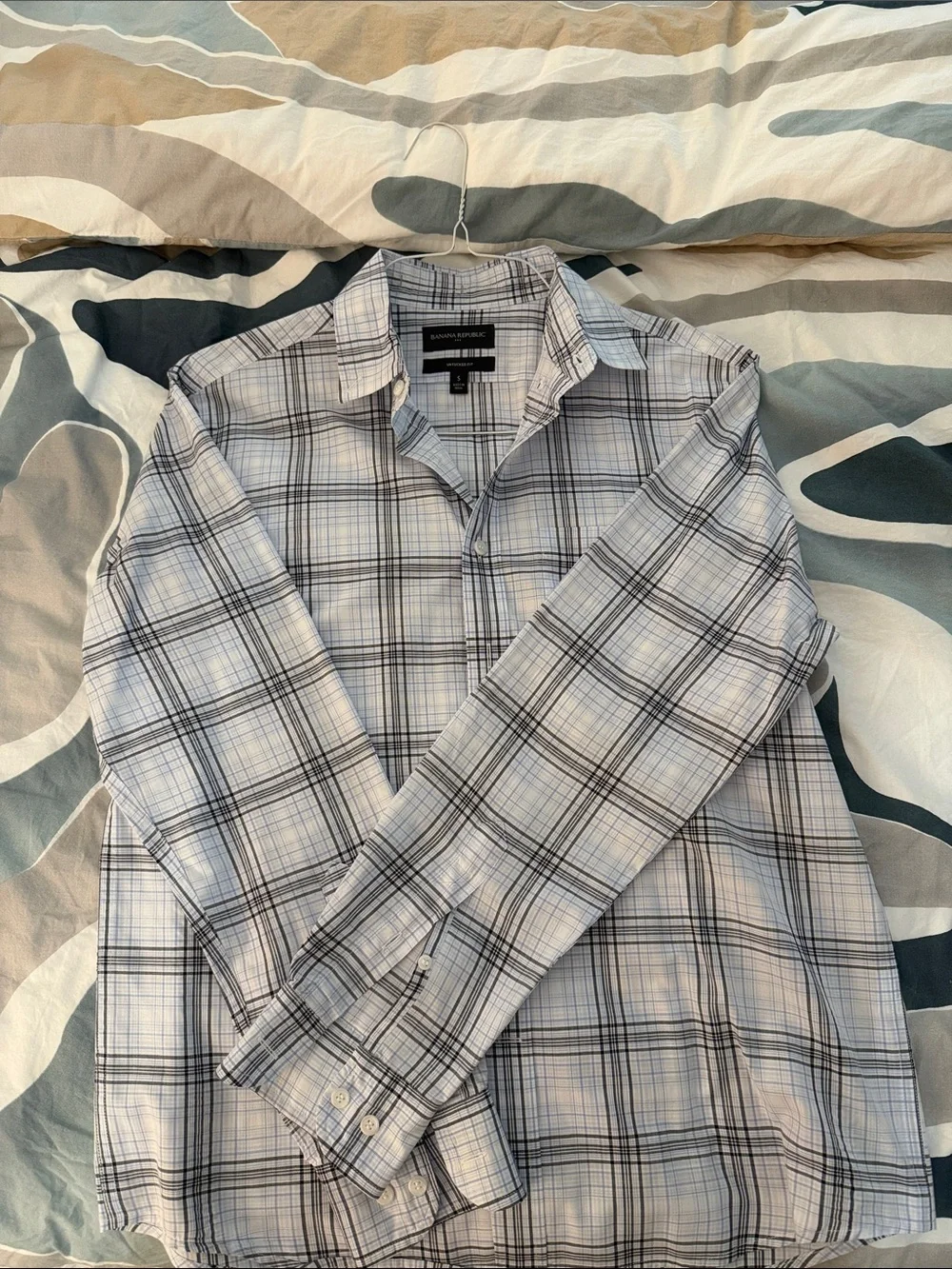 Banana Republic Men's White and Gray Plaid Button-Down Shirt